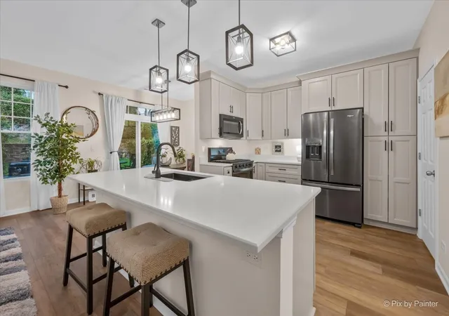 Photo 3 of Townhouse for sale at 1954 Cobblestone Dr, Carpentersville, IL 60110 | MLS# 12782313 | Listing updated on 2026-10-20
