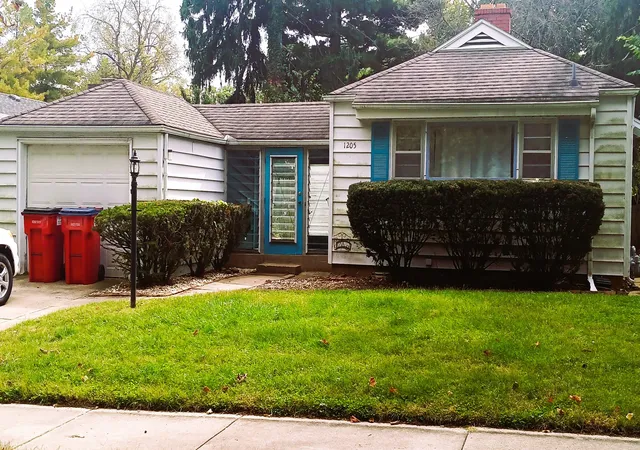 Photo 1 of Single family home for sale at 1205 W Daniel St, Champaign, IL 61821 | MLS# 12782318 | Listing updated on 2026-10-10