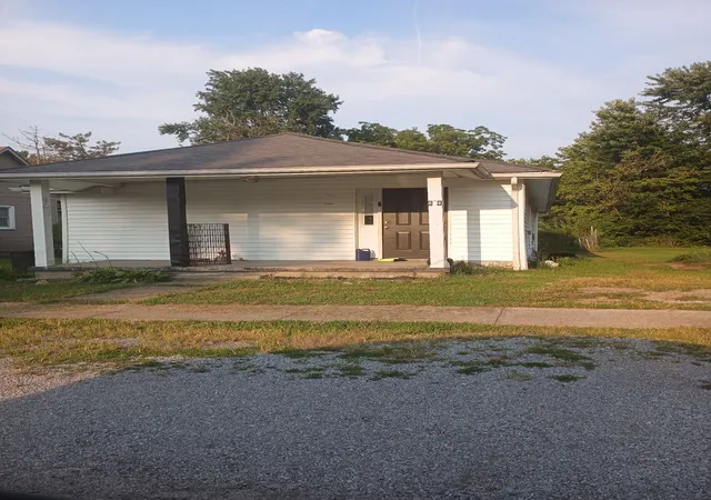 Single family home for sale at 804 S 12 Street, Herrin, IL 62948 | MLS# 12782320