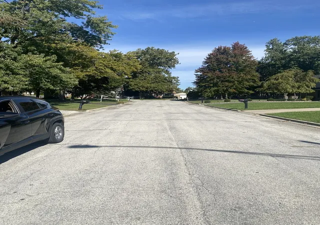 Photo 15 of Single family home for sale at 6818 Maple Ct, Bridgeview, IL 60455 | MLS# 12782325 | Listing updated on 2026-10-10