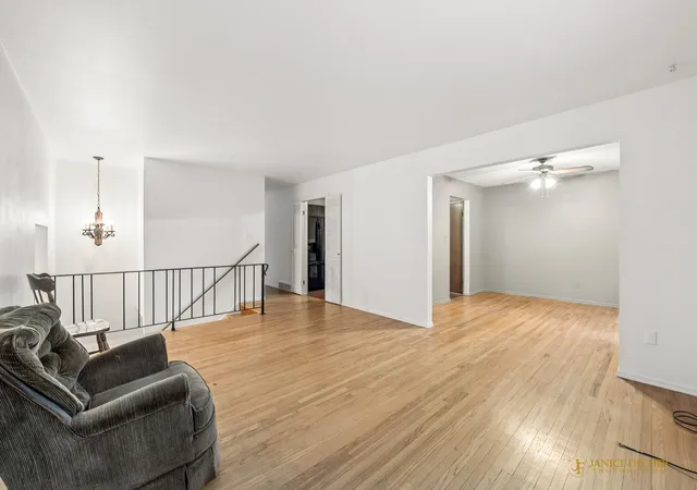 Photo 3 of Single family home for sale at 1013 Cardiff Dr, Crystal Lake, IL 60014 | MLS# 12782356 | Listing updated on 2026-10-21
