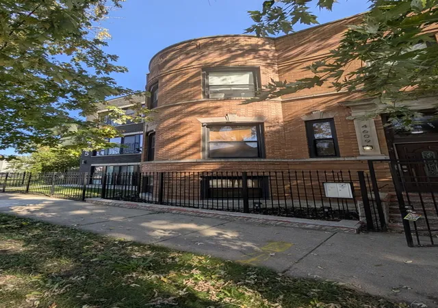 Listing Photo 1 - Condo for sale in building located at 4609 S Langley Ave, Chicago, IL 60653