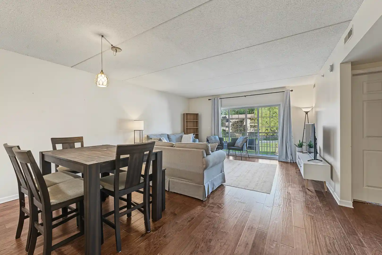 Listing Photo 2 - Condo for sale in 124 W Colfax St located at 124 W Colfax St, Palatine, IL 60067 - Unit #208