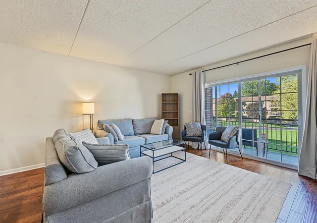 Listing Photo 3 - Condo for sale in building located at 124 W Colfax St, Palatine, IL 60067 - Unit #208