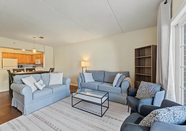 Listing Photo 4 - Condo for sale in building located at 124 W Colfax St, Palatine, IL 60067 - Unit #208