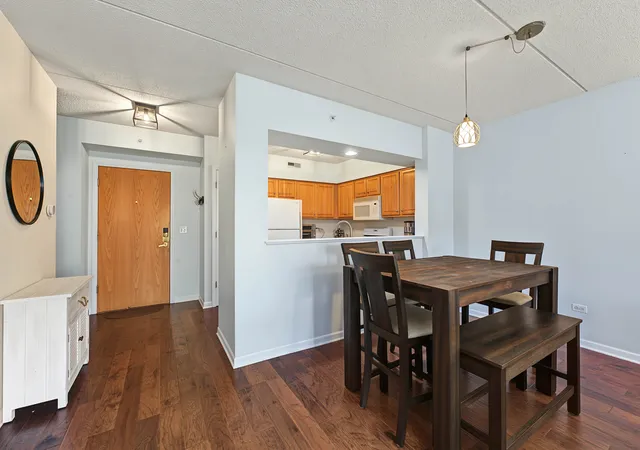 Listing Photo 5 - Condo for sale in building located at 124 W Colfax St, Palatine, IL 60067 - Unit #208