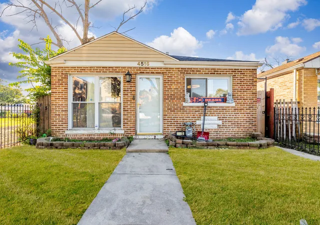 Photo 1 of Single family home for sale at 4516 S Lamon Ave, Chicago, IL 60638 | MLS# 12782391 | Listing updated on 2026-10-11