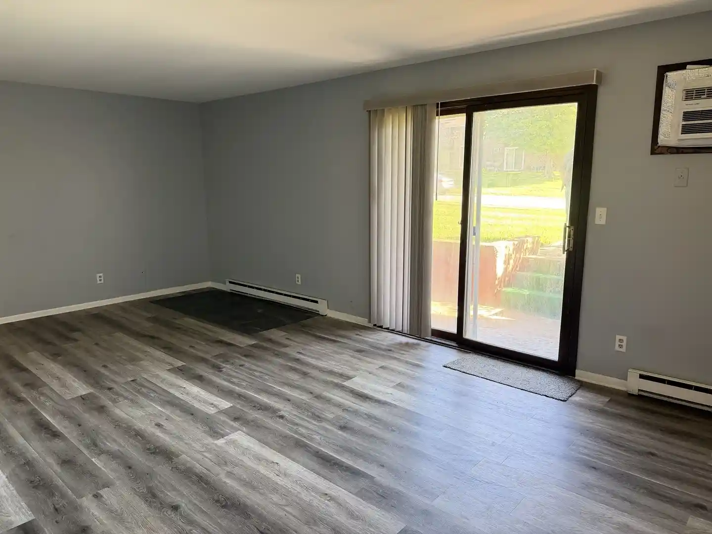 Listing Photo 2 - Condo for sale in 1768 S Hance Dr located at 1768 S Hance Dr, Freeport, IL 61032 - Unit 1768 S Hance Dr