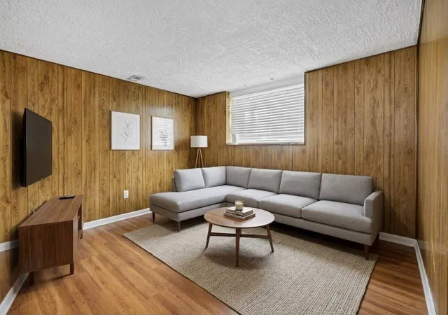 Photo 3 of Single family home for sale at 916 Stowell Ave, Streamwood, IL 60107 | MLS# 12782424 | Listing updated on 2026-10-22