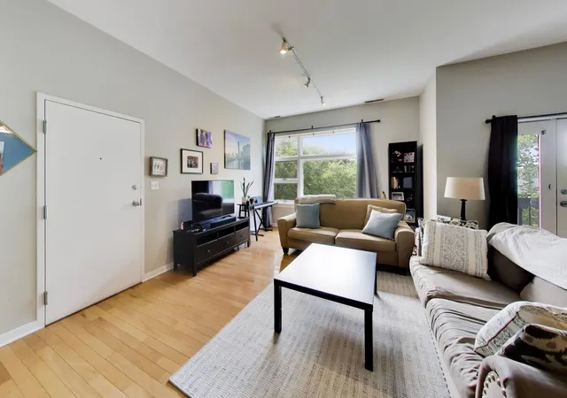 Photo 2 of Condo for sale at 3735 N Wolcott Ave #11, Chicago, IL 60613 | MLS# 12782433 | Listing updated on 2026-10-10