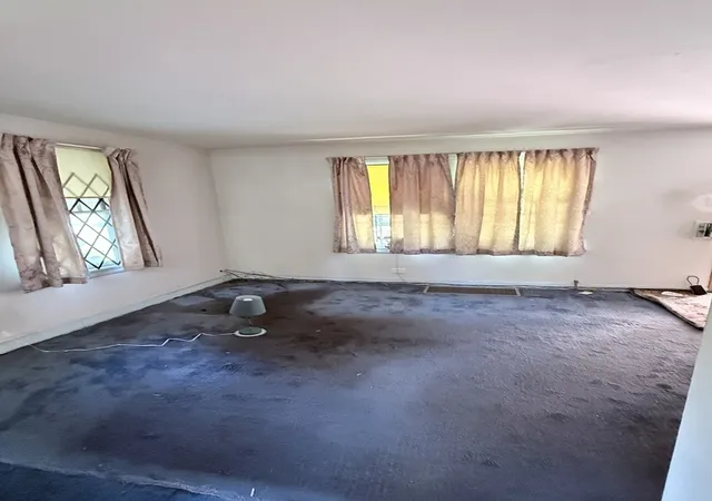 Photo 3 of Townhouse for sale at 8503 S Saint Lawrence Ave, Chicago, IL 60619 | MLS# 12782462 | Listing updated on 2026-10-19