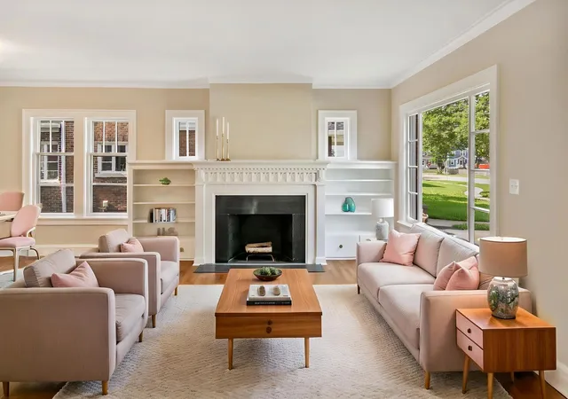 Photo 3 of Single family home for sale at 622 Sexton St, Aurora, IL 60505 | MLS# 12782468 | Listing updated on 2026-10-10