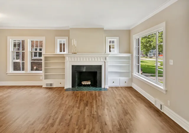 Photo 3 of Single family home for sale at 622 Sexton St, Aurora, IL 60505 | MLS# 12782468 | Listing updated on 2026-10-10