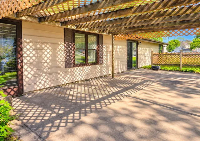 Photo 4 of Single family home for sale at 961 E North St, Ashkum, IL 60911 | MLS# 12782471 | Listing updated on 2026-10-10