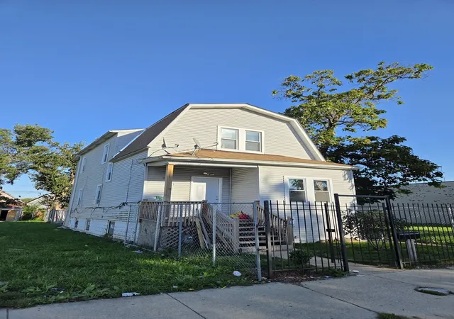Listing Photo 2 - Condo for sale in building located at 7411 S Racine Ave, Chicago, IL 60636