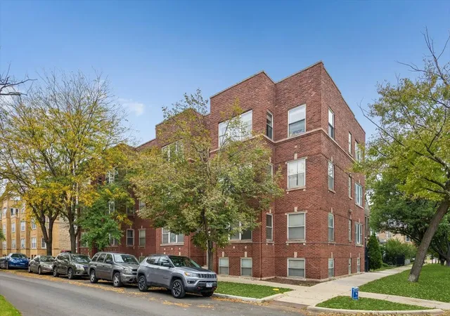 Photo 2 of Townhouse for sale at 3110 W Belle Plaine Ave #1, Chicago, IL 60618 | MLS# 12782478 | Listing updated on 2026-10-22