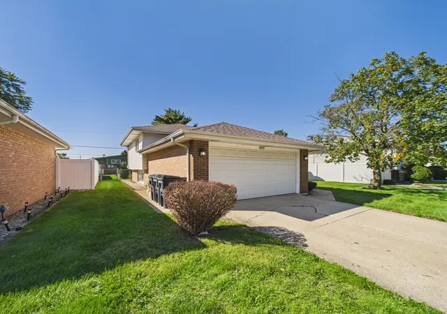 Photo 2 of Single family home for sale at 16112 Michigan Ave, South Holland, IL 60473 | MLS# 12782498 | Listing updated on 2026-10-10