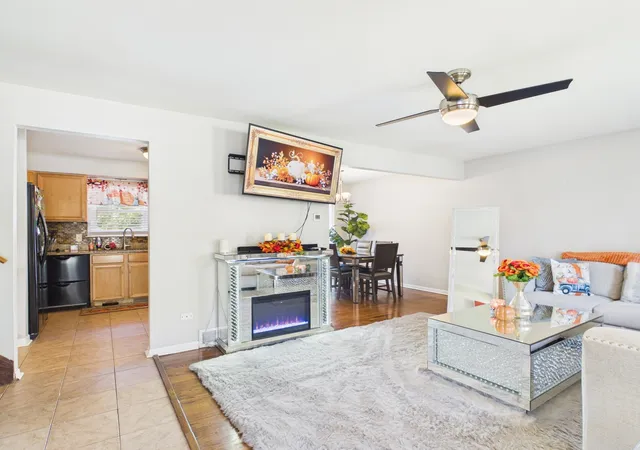 Photo 4 of Single family home for sale at 16112 Michigan Ave, South Holland, IL 60473 | MLS# 12782498 | Listing updated on 2026-10-10