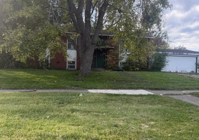 Photo 2 of Single family home for sale at 962 Central Ave, Matteson, IL 60443 | MLS# 12782501 | Listing updated on 2026-10-10