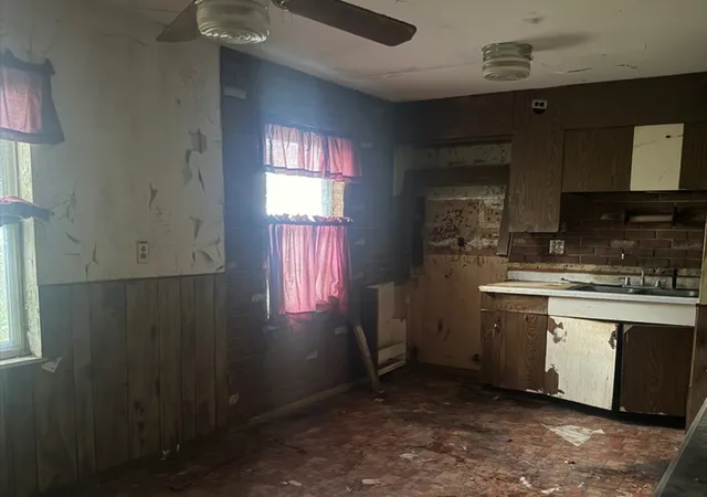 Photo 4 of Single family home for sale at 962 Central Ave, Matteson, IL 60443 | MLS# 12782501 | Listing updated on 2026-10-10