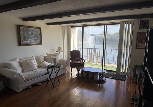 Photo 4 of Condo for sale at 2005 S Finley Rd #109, Lombard, IL 60148 | MLS# 12782532 | Listing updated on 2026-10-30