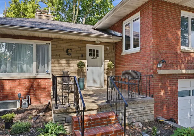 Photo 3 of Single family home for sale at 1507 36th Avenue, Moline, IL 61265 | MLS# 12782539 | Listing updated on 2026-10-20