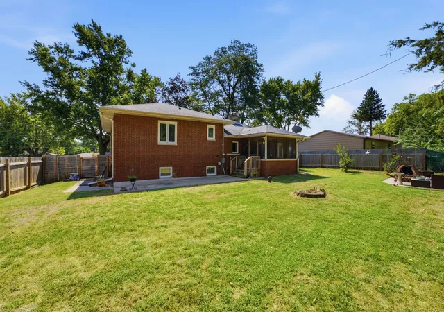Photo 4 of Single family home for sale at 1507 36th Avenue, Moline, IL 61265 | MLS# 12782539 | Listing updated on 2026-10-20