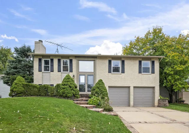 Photo 1 of Single family home for sale at 4175 Crimson Dr, Hoffman Estates, IL 60192 | MLS# 12782577 | Listing updated on 2026-10-20