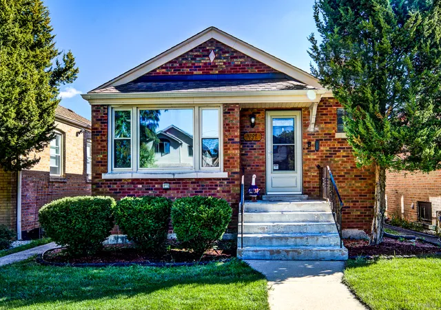 Single family home for sale at 11309 S Talman Ave, Chicago, IL 60655 | MLS# 12782583