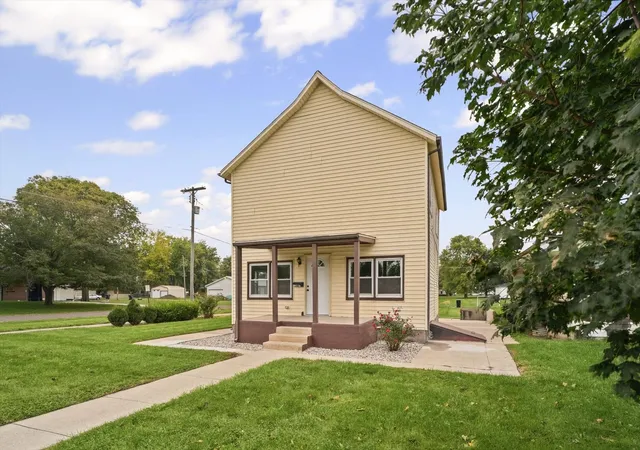Single family home for sale at 523 W 9th Street, Gibson City, IL 60936 | MLS# 12782585
