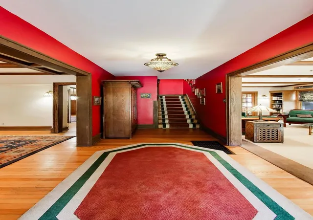 Photo 4 of Single family home for sale at 810 N Kenilworth Ave, Oak Park, IL 60302 | MLS# 12782593 | Listing updated on 2026-10-20