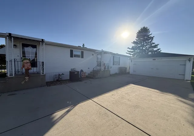 Photo 3 of Manufactured home for sale at 22730 S Ridge Ln, Frankfort, IL 60423 | MLS# 12782624 | Listing updated on 2026-10-11