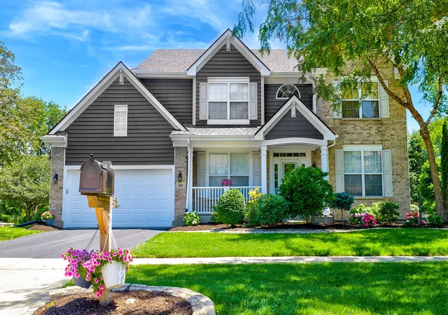 Single family home for sale at 668 Sycamore St, Vernon Hills, IL 60061 | MLS# 12782626