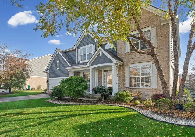 Photo 4 of Single family home for sale at 668 Sycamore St, Vernon Hills, IL 60061 | MLS# 12782626 | Listing updated on 2026-10-29
