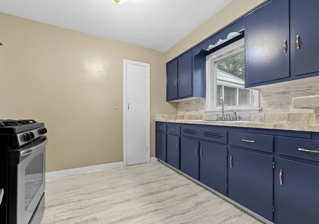 Photo 3 of Single family home for sale at 2911 18th Avenue, Rockford, IL 61108 | MLS# 12782628 | Listing updated on 2026-10-16