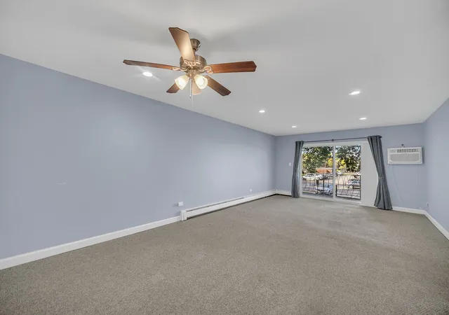 Listing Photo 4 - Condo for sale in building located at 1331 S Finley Rd, Lombard, IL 60148 - Unit #212