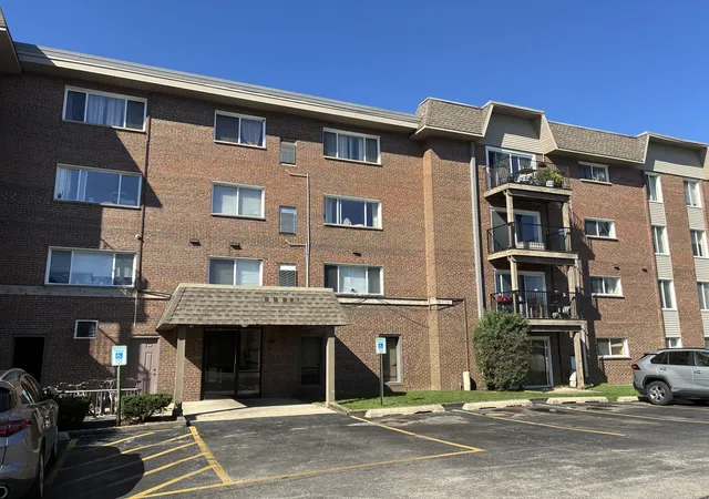 Listing Photo 1 - Condo for sale in building located at 4500 Beau Monde Dr, Lisle, IL 60532 - Unit #210