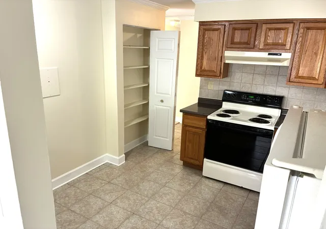 Listing Photo 5 - Condo for sale in building located at 4500 Beau Monde Dr, Lisle, IL 60532 - Unit #210