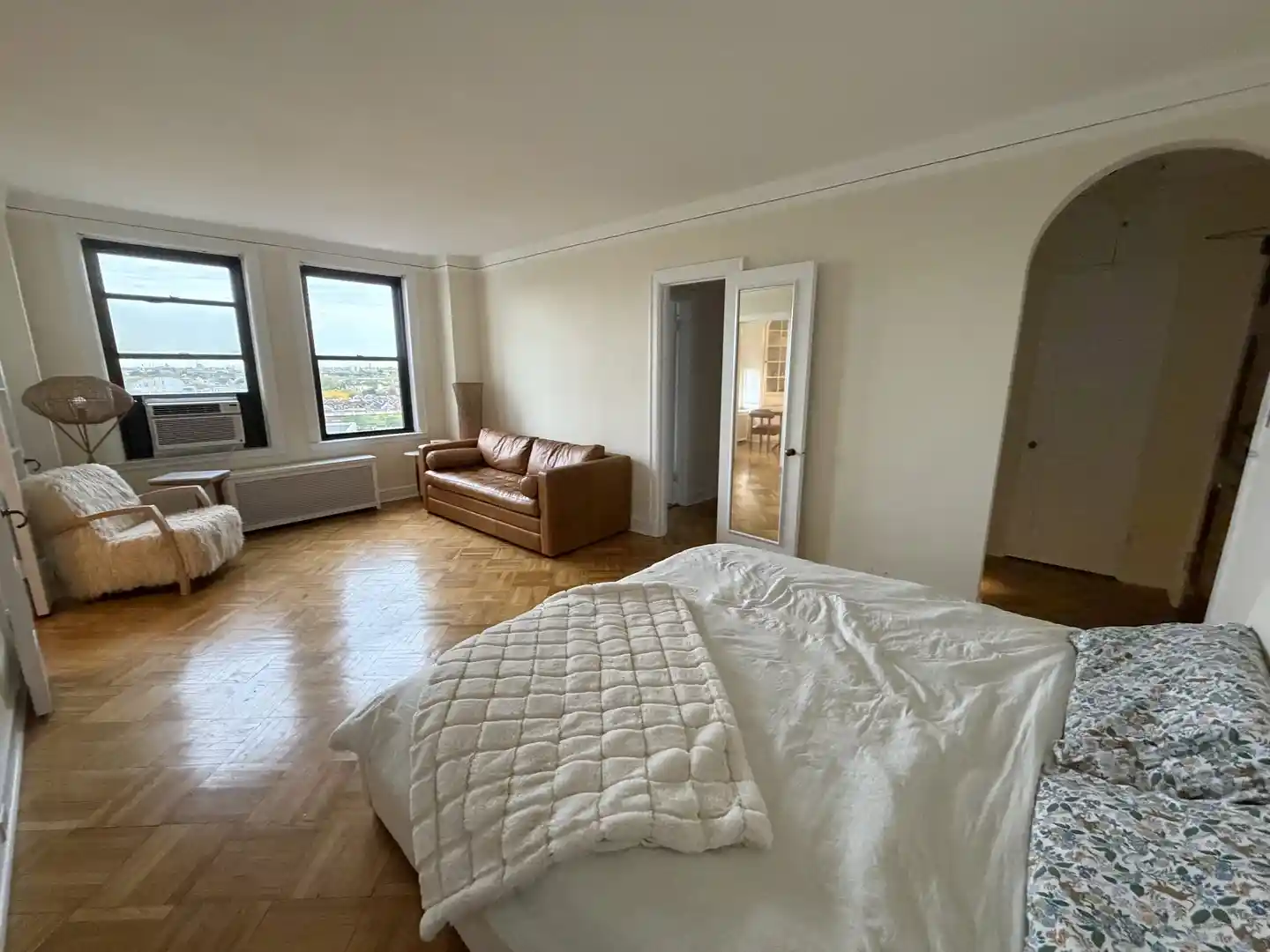 Listing Photo 2 - Condo for sale in 2000 N Lincoln Park W located at 2000 N Lincoln Park W, Chicago, IL 60614 - Unit #911