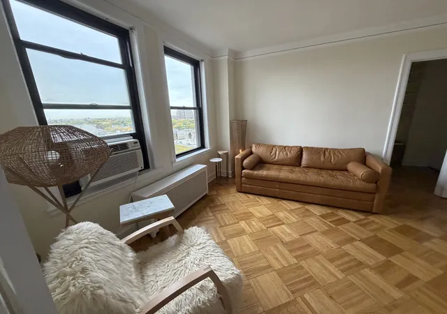 Photo 4 of Condo for sale at 2000 N Lincoln Park W #911, Chicago, IL 60614 | MLS# 12782653 | Listing updated on 2026-10-11
