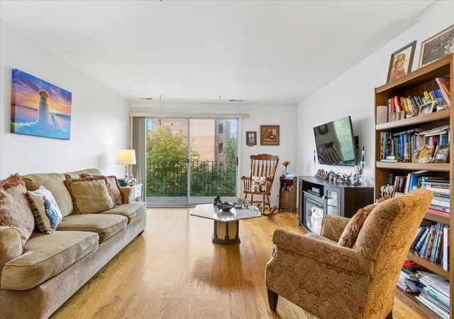 Listing Photo 5 - Condo for sale in building located at 8630 Ferris Ave, Morton Grove, IL 60053 - Unit #404