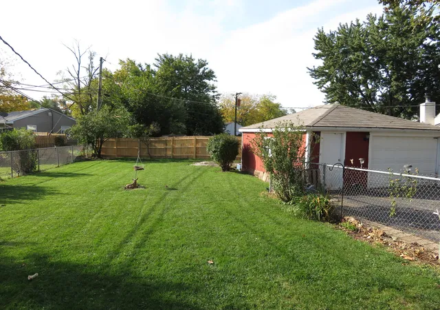 Photo 3 of Single family home for sale at 1304 Schriber Ave, Joliet, IL 60435 | MLS# 12782676 | Listing updated on 2026-10-20