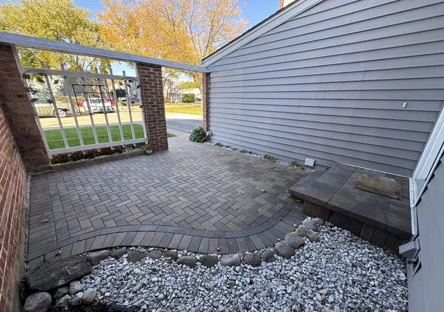 Photo 2 of Townhouse for sale at 447 Buckeye Dr, Wheeling, IL 60090 | MLS# 12782677 | Listing updated on 2026-10-20