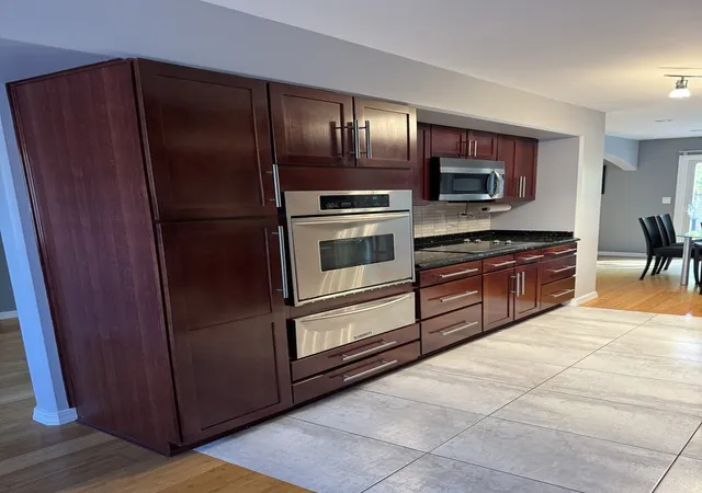 Photo 4 of Townhouse for sale at 447 Buckeye Dr, Wheeling, IL 60090 | MLS# 12782677 | Listing updated on 2026-10-20