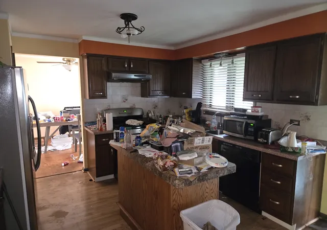 Photo 4 of Single family home for sale at 15122 Waterman Dr, South Holland, IL 60473 | MLS# 12782688 | Listing updated on 2026-10-11