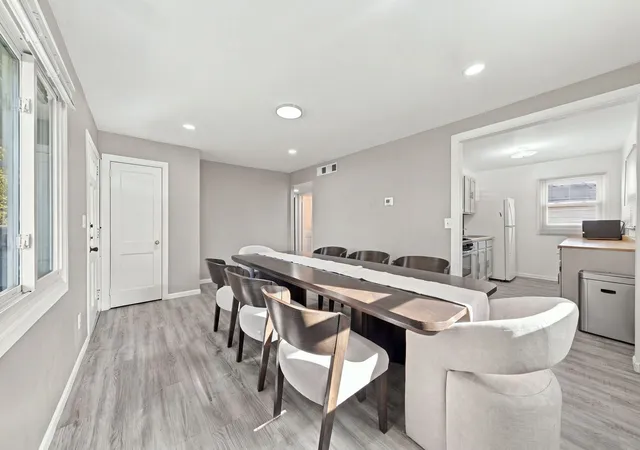 Photo 4 of Single family home for sale at 257 Vermont Ave, Aurora, IL 60505 | MLS# 12782702 | Listing updated on 2026-10-29