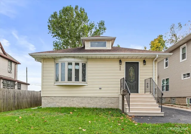 Single family home for sale at 900 Cochrane Ave, Joliet, IL 60436 | MLS# 12782706