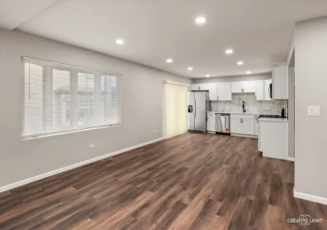 Photo 4 of Single family home for sale at 900 Cochrane Ave, Joliet, IL 60436 | MLS# 12782706 | Listing updated on 2026-10-21