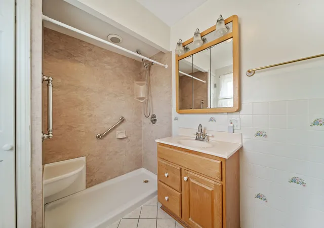 Photo 3 of Single family home for sale at 840 S Ashland Ave, La Grange, IL 60525 | MLS# 12782728 | Listing updated on 2026-10-30