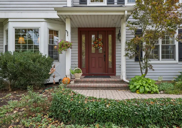 Photo 1 of Single family home for sale at 1244 Yorkshire Ln, Barrington, IL 60010 | MLS# 12782741 | Listing updated on 2026-10-22